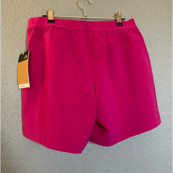 NWT The North Face Woman Shorts Size M Fuchsia Hot Pink Color - Picture 12 of 13